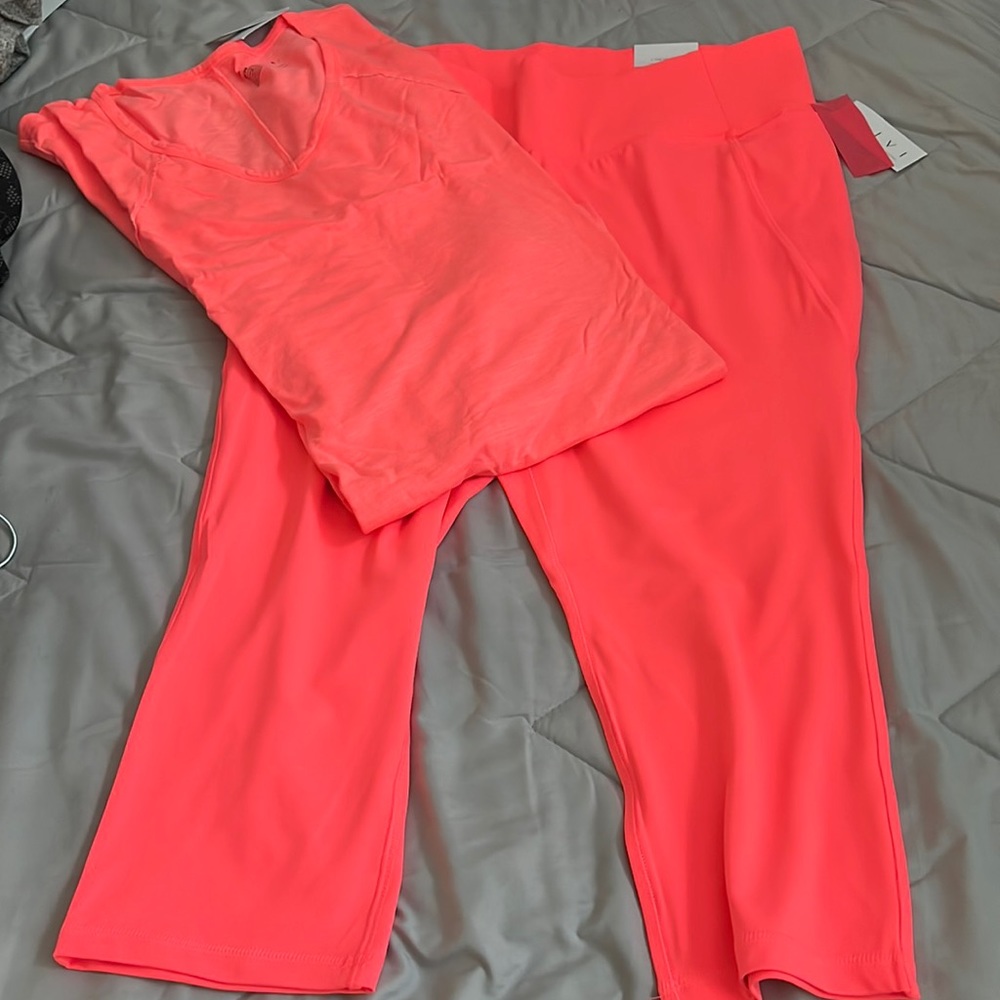 Cute Plus Size 18/20 Workout Outfit (would like to sell as a set)